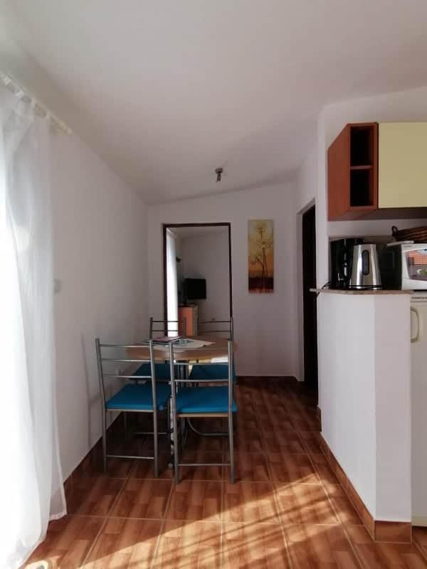 Apartment Krmpotic Vir Exteriér fotografie