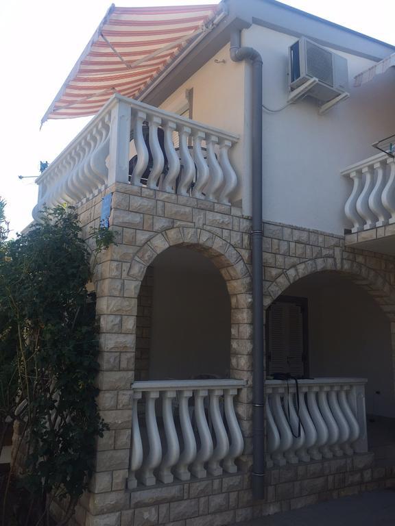 Apartment Krmpotic Vir Exteriér fotografie